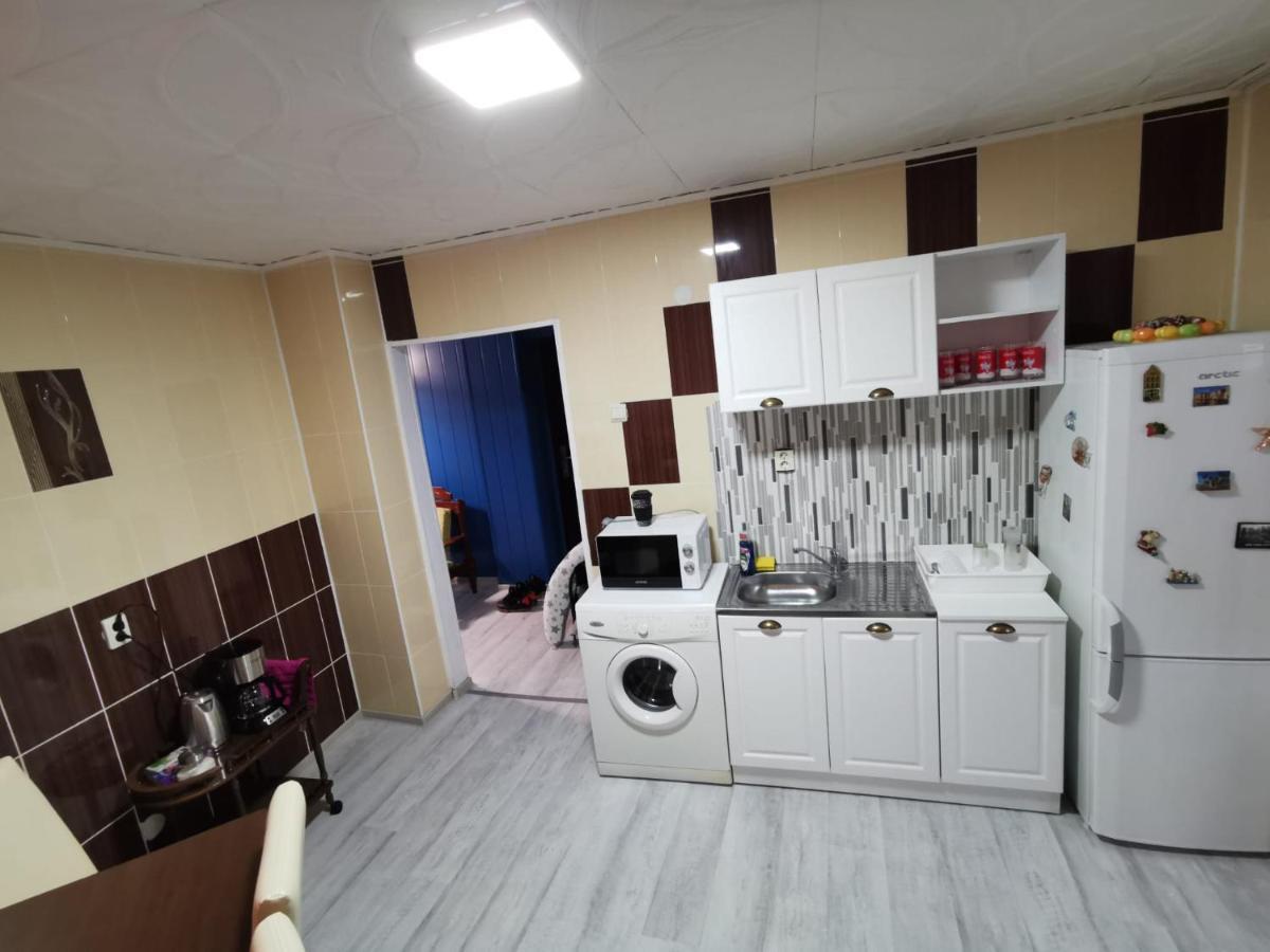 Noah Apartment Uricani  ภายนอก รูปภาพ